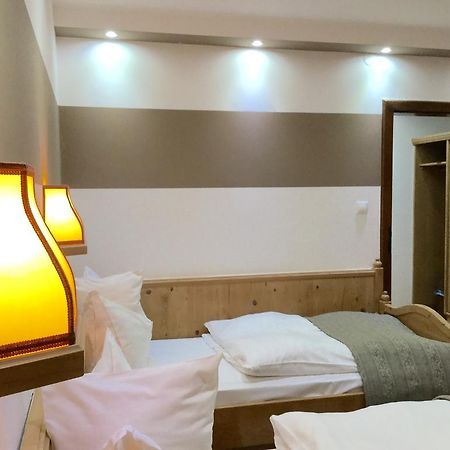 Mór Fogado Az Oreg Preshez酒店 外观 照片