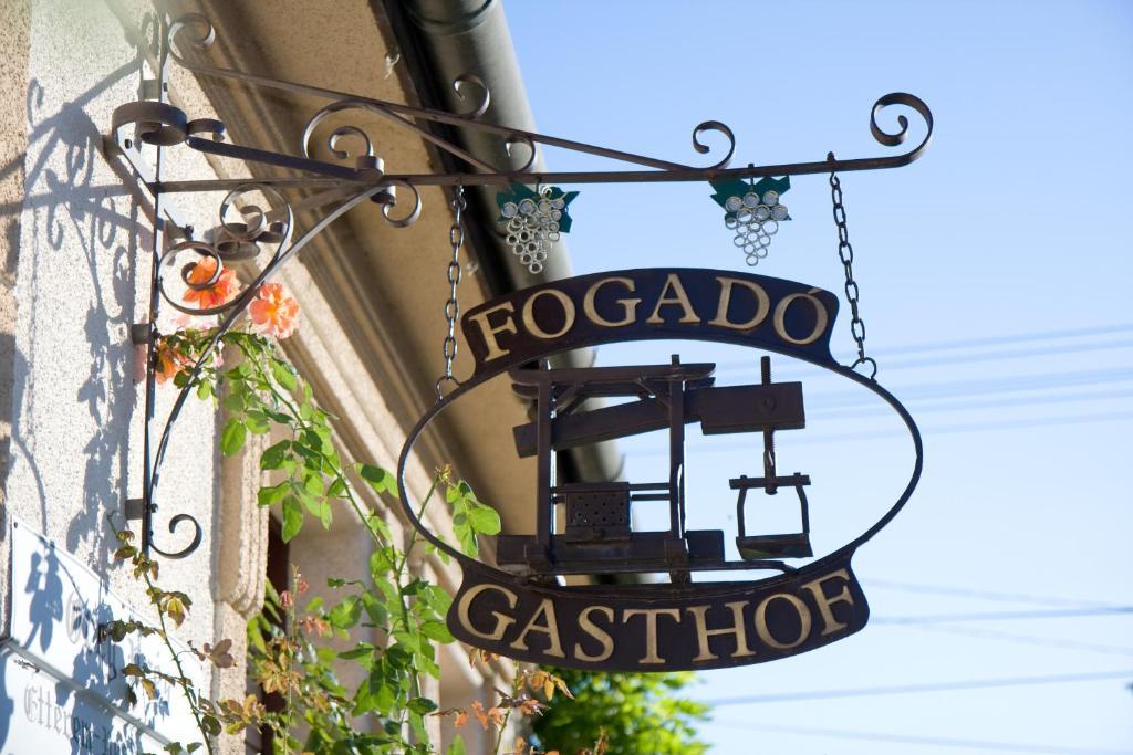Mór Fogado Az Oreg Preshez酒店 外观 照片